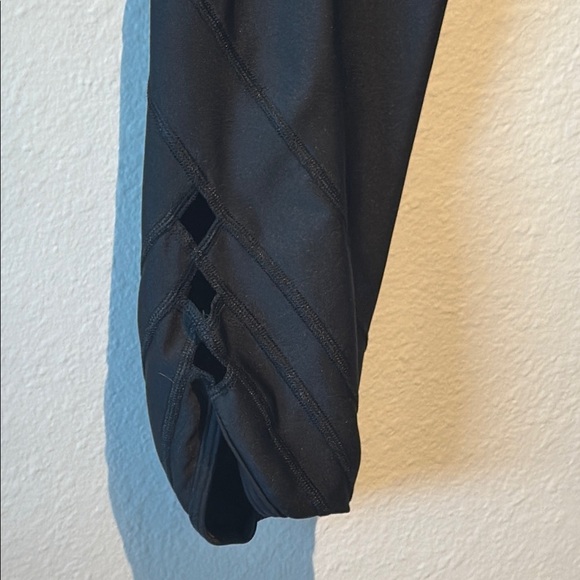 Black Athletic Capri Leggings - Picture 3 of 10